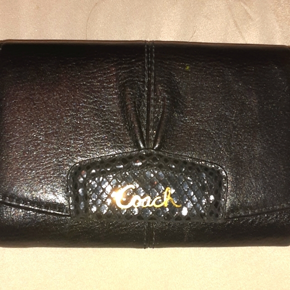 Coach Handbags - Black coach wallet holds 9 cards beautiful